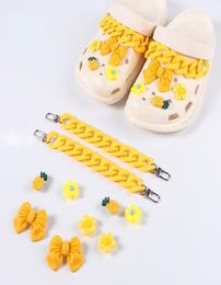 10-14pcs/set Charms Charms PVC S Accesorios DIY Cadena de bricolaje Lindo regalo de niña de flores para decoración de zapatos Jibz1917707