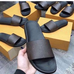 10 A2024 MULE WATERFRONT Hommes Femmes Slide Sandales Designer Chaussures De Luxe Slide Summer Mode Large Plat Glissant Épais Sandales Pantoufle Tongs