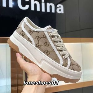 10 ATennis Treck 1977 Designer Schoenen Hoge Sneakers Beige Bruin Heren Luxe Ontwerpers Sneaker Mode Canvas Tennisschoen Stoffen afwerking 5 cm Dikke Zool Schoenen 1