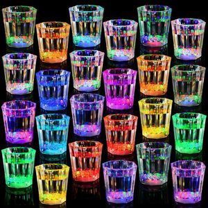 Glow in the Dark Party Cups Led Light Up Shot acrílico transparente mini centros de mesa para Night Club Party Favors Party Supplies Cumpleaños