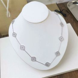 10 Colliers de trèfle de motif Colliers en diamant Designer de bijoux de luxe pour femmes 18 km en argent plaqué Collier Collier de trèfle 4 / quatre feuilles