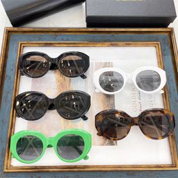 10% de descuento en gafas de sol nuevas para hombres y mujeres de diseñador de lujo 20% de descuento en gafas de sol femeninas ovaladas de moda INS en línea Rojo Los mismos ojos de gato masculinos