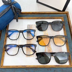 10 % de réduction sur les nouvelles lunettes de soleil de créateurs de luxe pour hommes et femmes