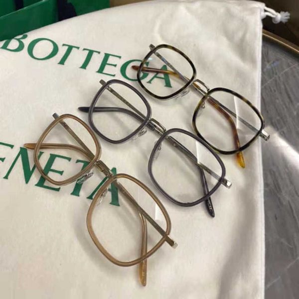 10 % de réduction sur les nouvelles lunettes de soleil de créateurs de luxe pour hommes et femmes