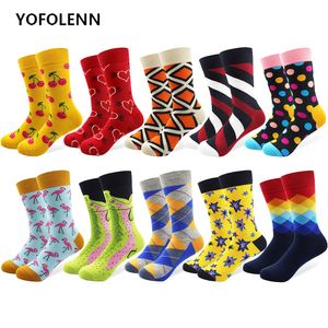 10 paar / partij heren grappige kleurrijke gekamd katoen Happy Socks Multi Pattern Argyle Stripe Cartoon Dot Nieuwigheid Skateboard Art Socks