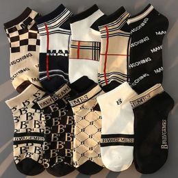 10 pares de calcetines con letras femeninas, calcetines masculinos de lujo ligeros, marea fina de verano, calcetines cortos de algodón de boca poco profunda para hombres y mujeres