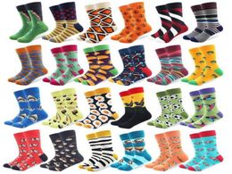 10 Pairslot Men039s grappige kleurrijke gekamde katoen gelukkige sokken multi -patroon dierenstreep cartoon stip novy skateboard art SO87502149863
