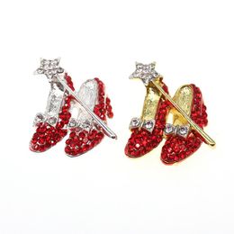 10 pcs / lot broches personnalisées en cristal rouge en cristal en cristal à talons hauts de chaussures oz broche épingles pour décoration cadeau