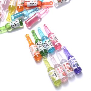 10 PCS Transparent Soda Bottle Resin Charms Beverages Buver Shotle Shape Glass Pendants pour les bijoux Faire des accessoires de bricolage