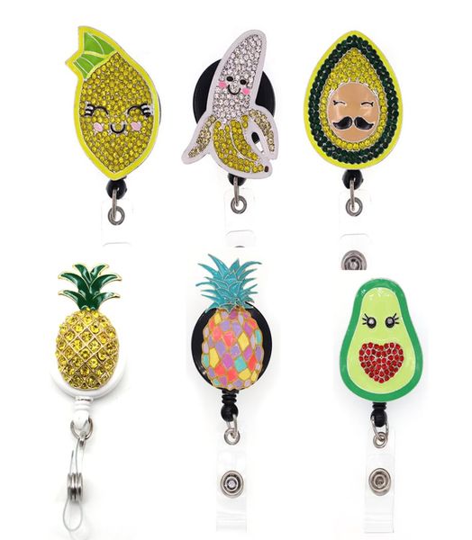 10 pcslot Moda Llaveros Suministros de Oficina Lindo Fruta Rhinestone Plátano Aguacate Limón Piña Retráctil Titular de la Insignia Accesso1473064