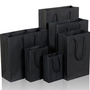 10 Size Black Paper Gift Bag met Handvat Bruiloft Verjaardagsfeestje Gift Kerst Nieuwjaar Winkelen Pakket Tassen