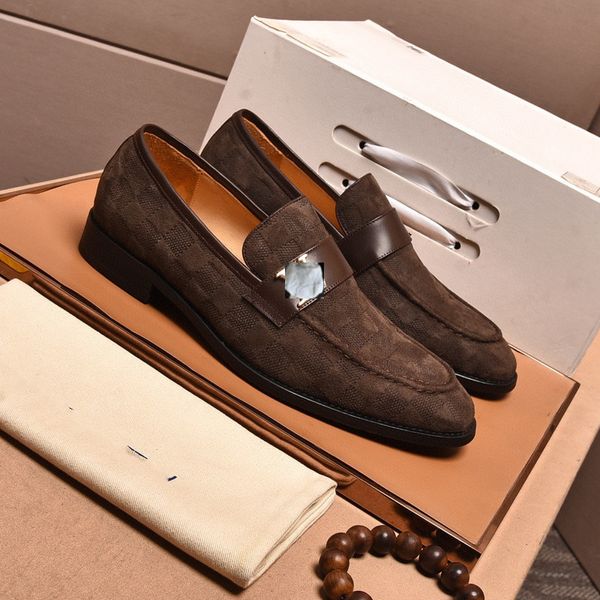 10 mocasines de estilo Zapatos de hombre Cuero de PU Tacón bajo Color sólido Clásico Versátil Moda Textura tejida Retro Hebilla de metal Zapatos de vestir informales de negocios tamaño 38-45