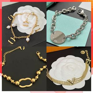 10 style de luxe designer bracelet chaîne pour femmes mode logo bracelet plaqué or 18 carats bijoux en acier inoxydable étanche sans changement de couleur