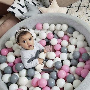 100/200 Pcs Ocean Ball Pit Bébé Enfant Bain De Bain Jouet Enfants Piscine D'eau Ballon De Plage Jouets En Plastique né Pographie Prop Ballenbak 201216