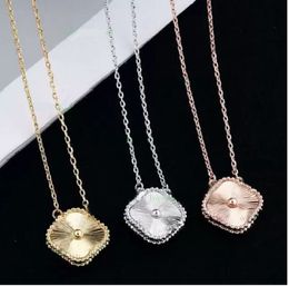 100% zilveren luxe designer ketting klavertje vier Cleef kettingen damesmode 18K gouden ketting geluksbloem sieraden diamanten geplaveide hangers kettingen Vintage