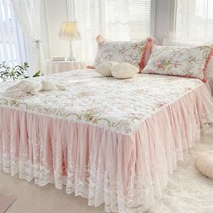 100% coton élégant blanc dentelle volants matelassé motif floral jupe de lit couvre-matelas couvre-lit taie d'oreiller princesse ensemble de literie 240112