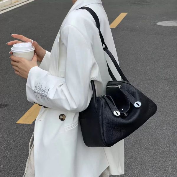 Sac à épaule de docteur en cuir authentique Designer de marque de luxe Litchi Pattern Soft Cow Skin Women Totes Dumpling Bourses et sacs à main Sier G32S #