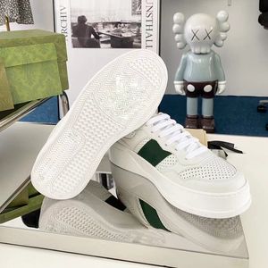 100% cuir designer luxe décontracté classique chaussure petit blanc Sneaker rétro brodé abeille plate-forme chaussures en cuir véritable fond épais chaussures plates à lacets avec boîte