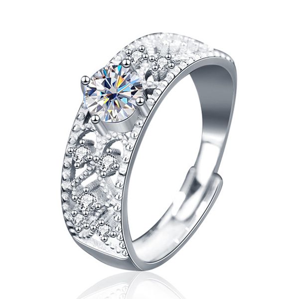 Anillo de propuesta 100% Moissanite para mujer 0.5CT 2CT VVS Diamante Platino Plateado Anillos de plata Banda torcida Corazón Prong Alianza de boda