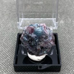 100% natuurlijke Ruby en Aquamarine Crystal Raw Stone Ore Specimens +Box Grootte: 35*35*35mm