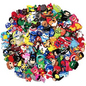 100 stks cartoon schoen bedels voor schoenen met gaten armband polsbandje goodie bag stuffer kerstbedels voor kinderen verjaardagsfeestje gunsten school carnaval beloning prijzen