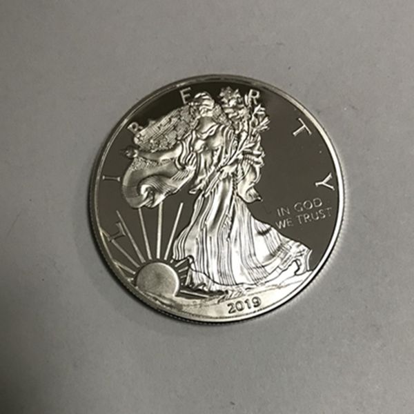 100 pcs Non magneitc 2019 Freedom noyau en laiton plaqué argent 40 mm avec pièce de collection décoration aigle à l'envers