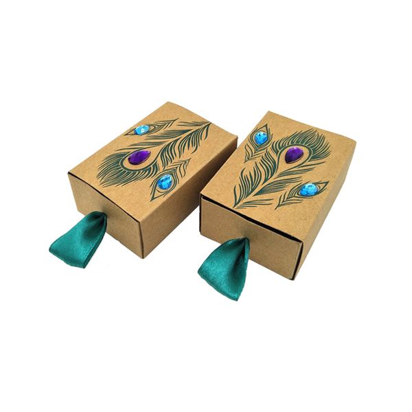 Boîtes à bonbons en plumes de paon, 100 pièces, conception de tiroir pour faveurs de mariage, boîtes cadeaux en papier Kraft avec Faux strass, 7.5x5x3cm