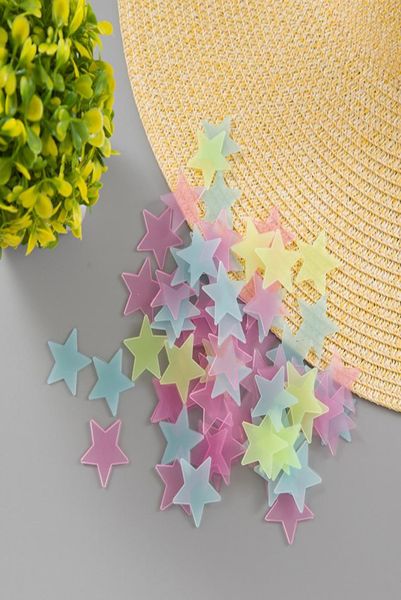 100 piezas Set 3D estrellas brillan en la oscuridad Luminoso en la pared Pegatinas brillantes para la habitación de los niños Sala de estar Tatuajes de pared Decoración del hogar 1915969