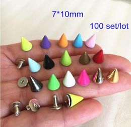 100 set Metal Bullet Rivet Stud Spikes710mm Gekleurde metalen schroef terug RivetCone Bullet SpikesDIY Leathercraft bevindingen6236166