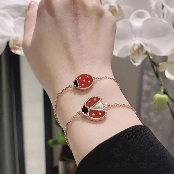 100% argent rouge amour charme bracelets femmes designer bracelets de charme 4 / trèfle à quatre feuilles or rose coccinelle cerise 5 motifs bracelet coeur bijoux de luxe chance pour les filles