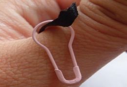 1000 stks 22mm roze kleur Peervormige Hang Tag Veiligheidsspelden Voor Breien hang tags DIY craft6817103