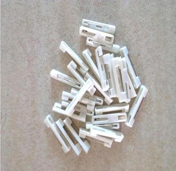 1000 Uds barra de plástico blanco puro pin de seguridad Tarjeta de Identificación artesanía traje trasero para broche DIY Craft2573540