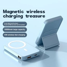10000 mAh magnetische powerbank met opvouwbare standaard Snelle draadloze oplader 15 W externe batterij 22,5 W PD USB C voor iPhone 13 Xiaomi Huawei Power-batterij Externe batterij