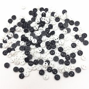 1000 stks 4mm zwart / wit plastic mini-pop kleding knop 2 holes platteckback tiny buttons DIY handgemaakte naaire plakboek accessoire