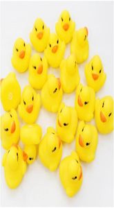 1000pcs Baby Bath Water Toy Toys sons de canards en caoutchouc jaunes baignade Baignage des cadeaux de plage