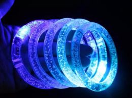 1000 stks LED-flits Knippering Knipperende Kleur Veranderende Lamp Party Fluorescentie Club Stage Armband Bangle