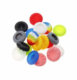 1000PCSLOT Soft Smodproofroping Silicone Thumbsticks Capuchons Capes Couctes de joystick Couvre-poignées pour PS3PS4XBOX ONEXBOX 360 CO6224602