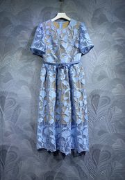 10026 XXL 2024 Runway-jurk Lente zomerjurk Ronde hals Korte mouw Blauw Merk Dezelfde stijl Damesjurk Mode Hoge kwaliteit LT