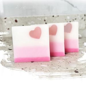 100 g lavendel Love Soap Hand Was en gezichtsreiniging Essentiële olie Soap Ondersteuning Groothandel Fruitsmaak Reinigingshuid