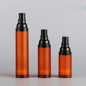 Bouteille d'émulsion en plastique marron, 100 pièces, 15ML 30ML 50ML, bouteille de pulvérisation vide, bouteille sous vide mate, pompe sans air, conteneur sous vide