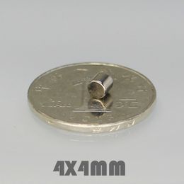 100pcs 4x4 mm imán súper potente imanes de neodimio imán raro tierras raras para manualidades n35 disco magnético magnético pequeño y redondo disco 4*4 mm