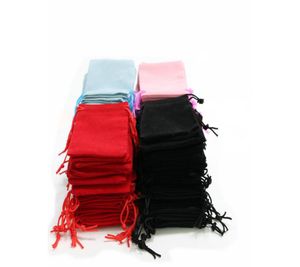 100 stks 5x7 cm Fluwelen Tasje met Trekkoord BagJewelry Bag ChristmasWedding Gift Bags Zwart Rood Roze Blauw 8 Kleur GC1734660075