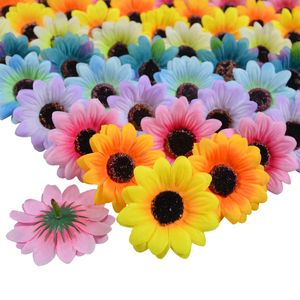 100 UNIDS 7 CM Cabeza de Girasol Artificial Diy Accesorios de Tocados de Flores de Boda Pecoración de Fiesta Decoraciones de Boda Flores Artificiales
