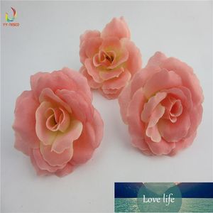 100pcs fleurs artificielles têtes de roses en soie pour la décoration de mariage fête scrapbooking 7cm couronne florale de corail accessoires pour la maison décoratifs W Expert en prix d'usine