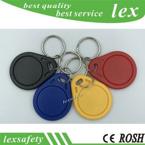 100 stks / zak RFID Key FOBS 125KHZ EM4305 Proximity ABS-tags-kaart Lees en schrijf herschrijfbare Duplicator Copier Toegangscontrole