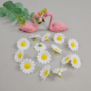 100 PCS Tissu Marguerite Fleur pour Pâques Bonnet Artisanat Décorations Artificielle Blanc Chrysanthème Artisanat Faux Fleurs Diamètre 4 cm