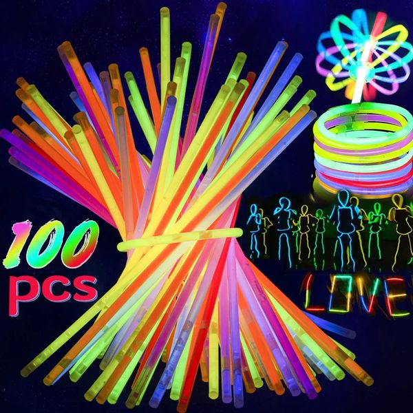 100pcs Sticks brillants en vrac Fluorescence bâton de danse Concert de concert des accessoires d'amour lumineux