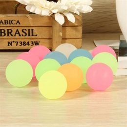 100pcs Bola de goma de alto rebote luminoso Bola hinchable Piñada Piñata Piñera para niños Favor de la fiesta Bolsa en la oscuridad254A1905186