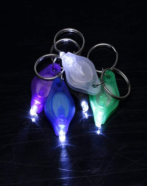 100 pièces porte-clés anneau lumière blanc rouge vert UV LED Mini lampe torche Micro LED porte-clés porte-clés lampe de poche Mini Lamp1259137