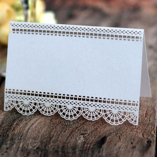 100 pcs Laser Cut Dentelle Papier Place Carte Fête Table Décoration Cadeaux De Fête De Mariage Fournitures Événement Anniversaire Fiançailles Table Carte Idées